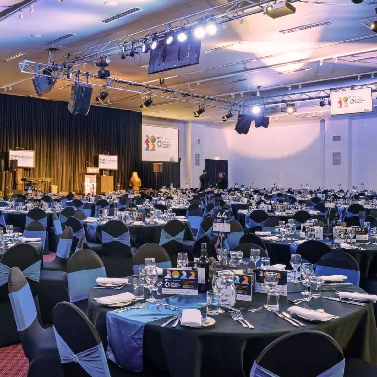 Up to 600 guests, 7 venues